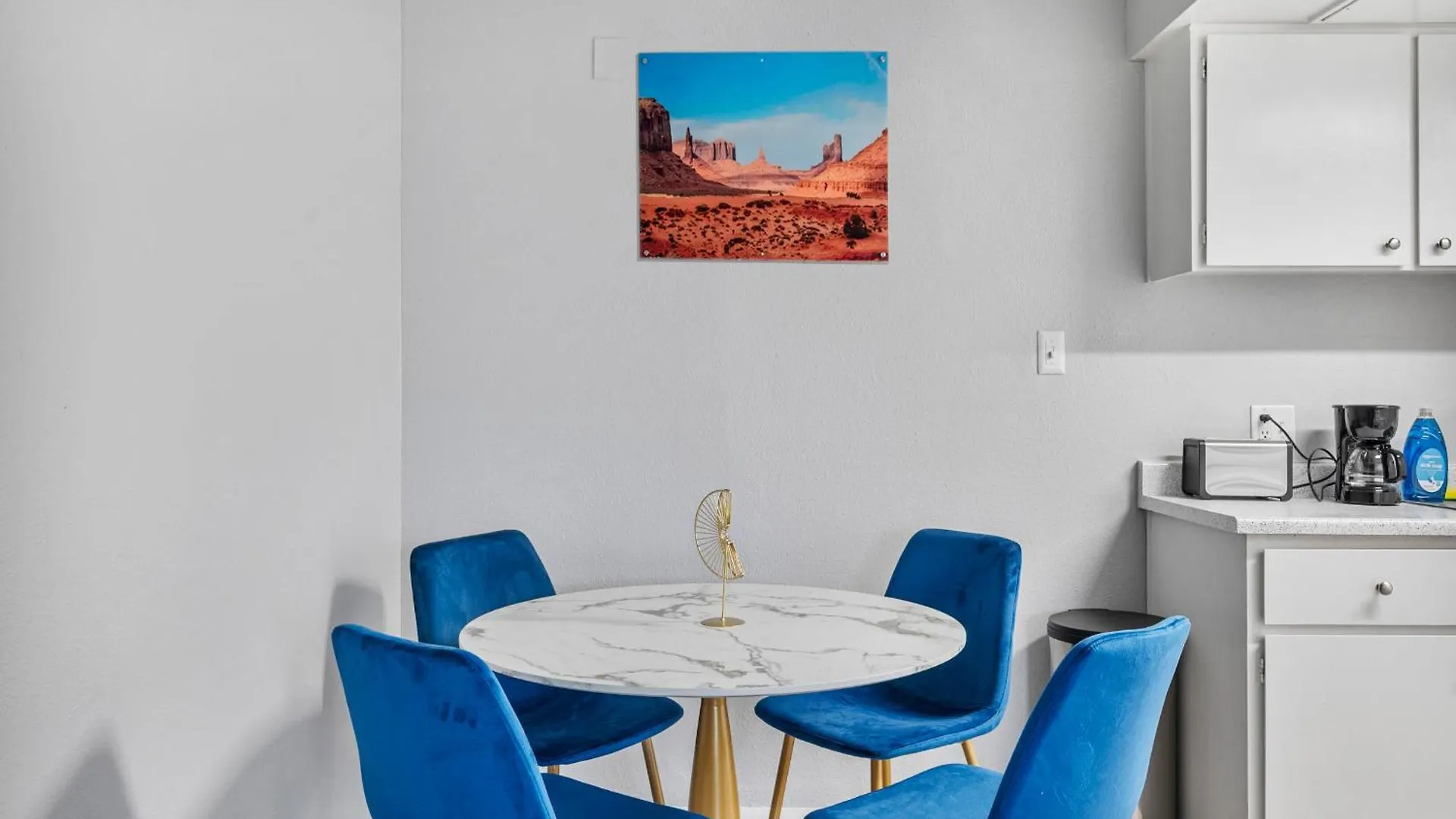 Stylish 1Br Suite With Pool Access & Free Parking スコッツデール アパート